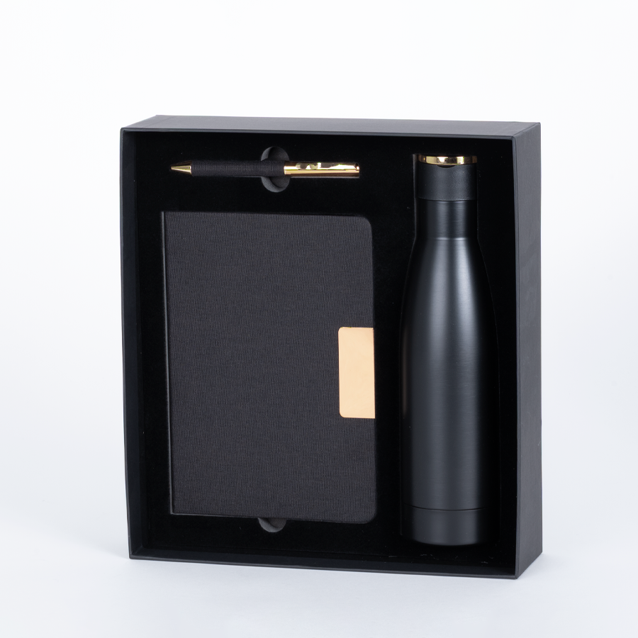 Set de Regalo «EPIC» negro con detalles dorados.
